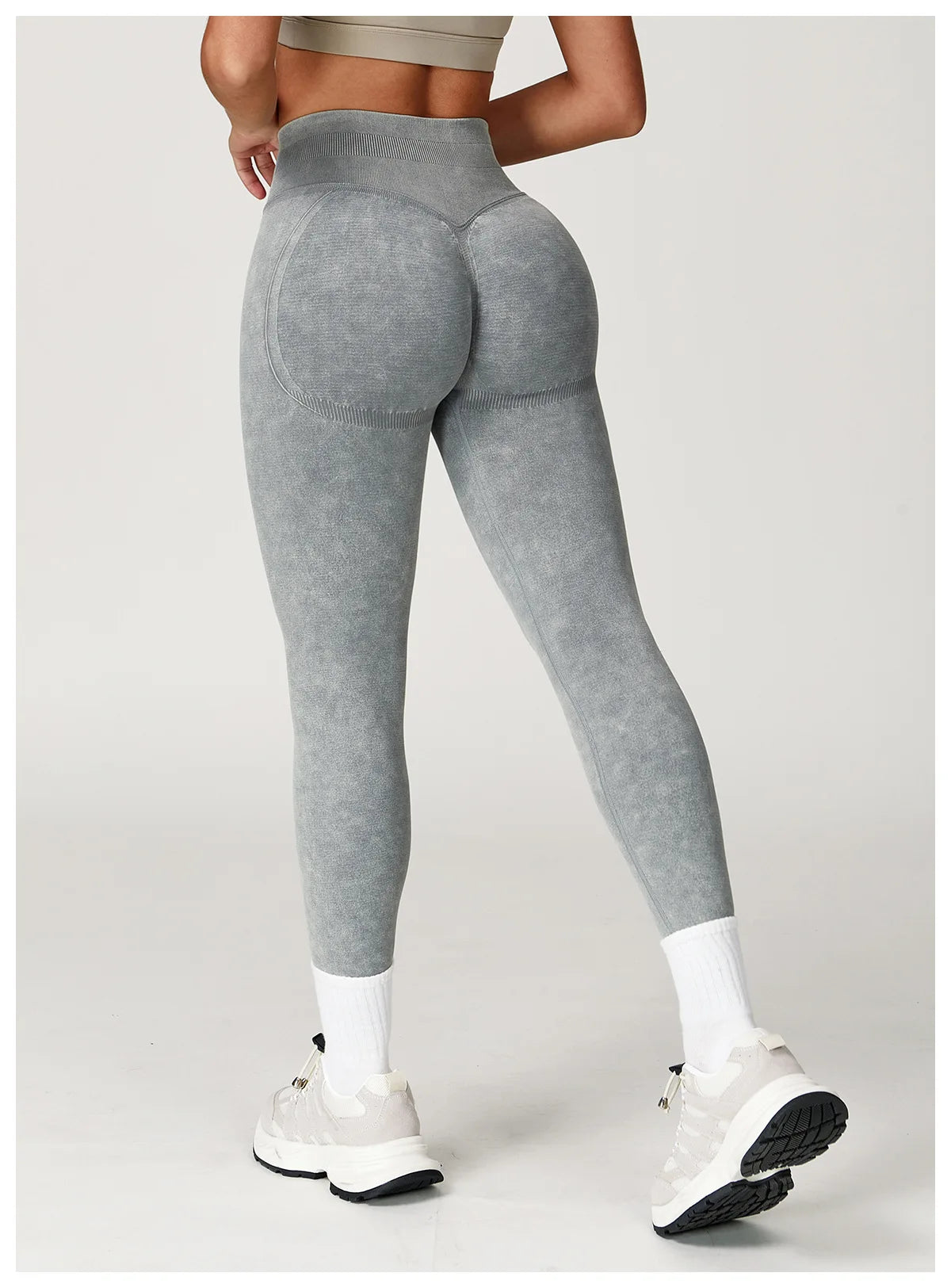 Seamless High-Waist Everyday Leggings - Soft Hold. Sleek Shape.