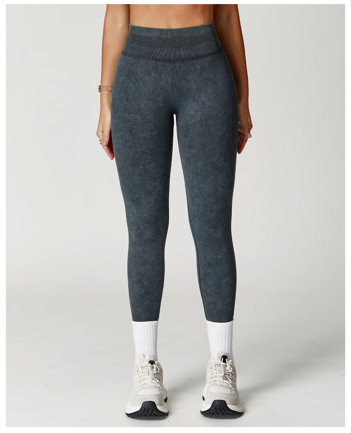Seamless High-Waist Everyday Leggings - Soft Hold. Sleek Shape.