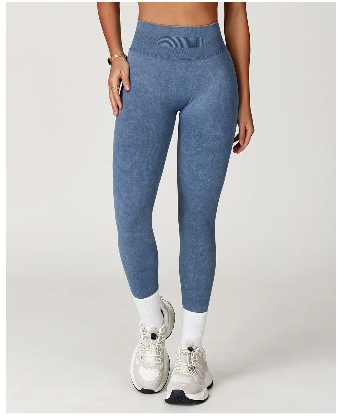 Seamless High-Waist Everyday Leggings - Soft Hold. Sleek Shape.