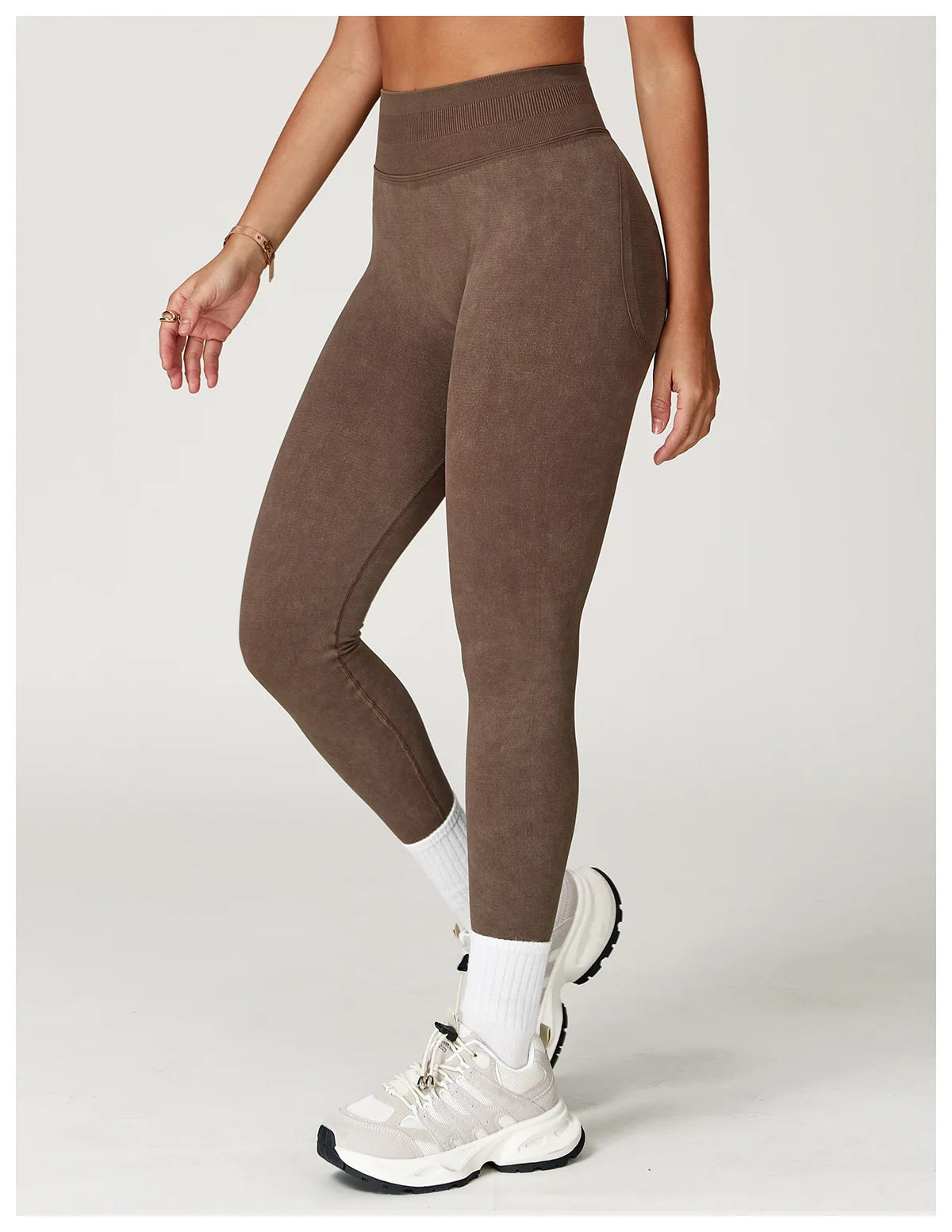Seamless High-Waist Everyday Leggings - Soft Hold. Sleek Shape.