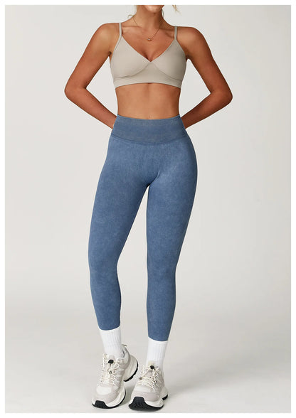 Seamless High-Waist Everyday Leggings - Soft Hold. Sleek Shape.