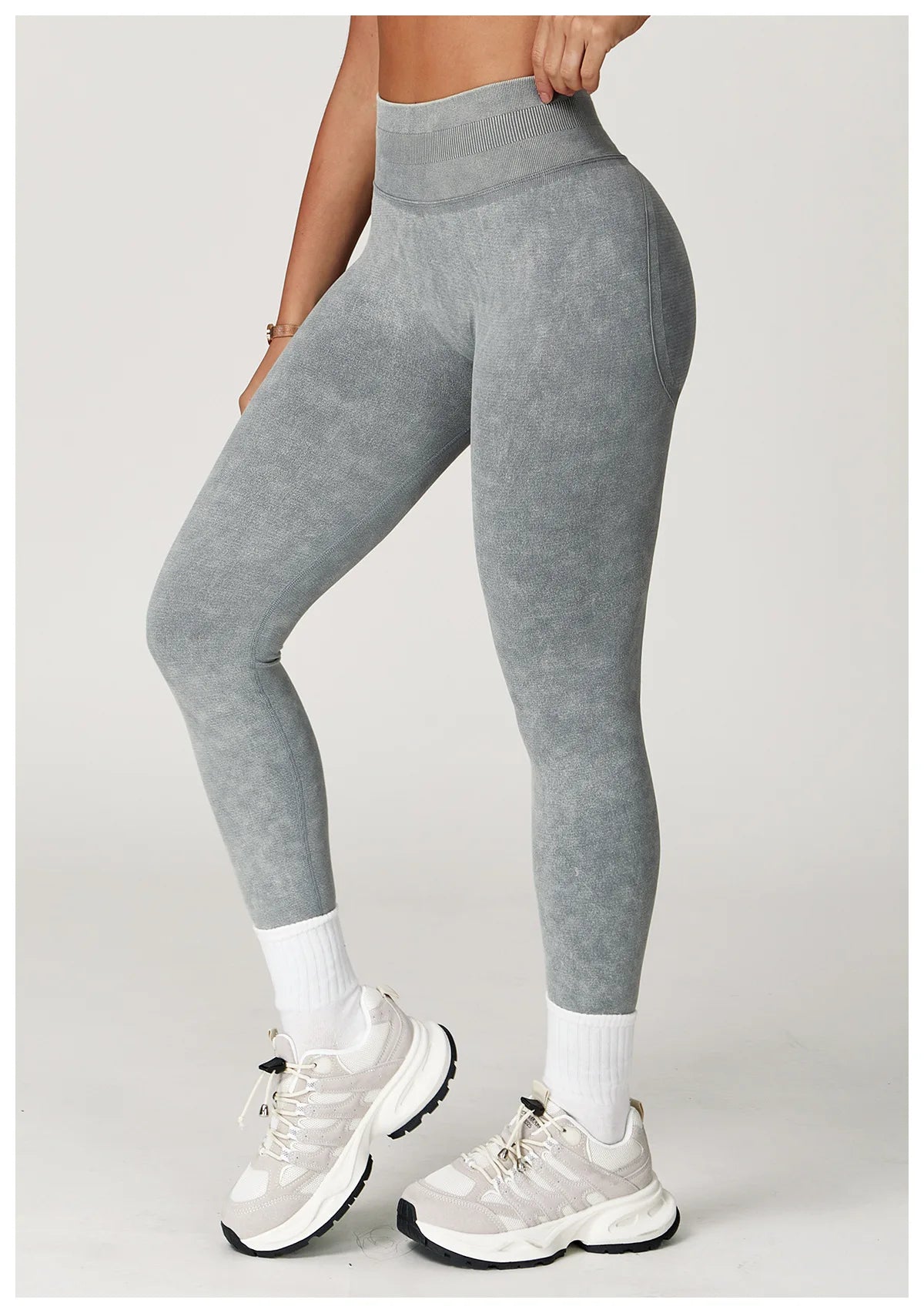 Seamless High-Waist Everyday Leggings - Soft Hold. Sleek Shape.