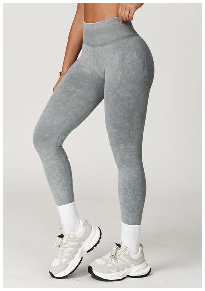 Seamless High-Waist Everyday Leggings - Soft Hold. Sleek Shape.