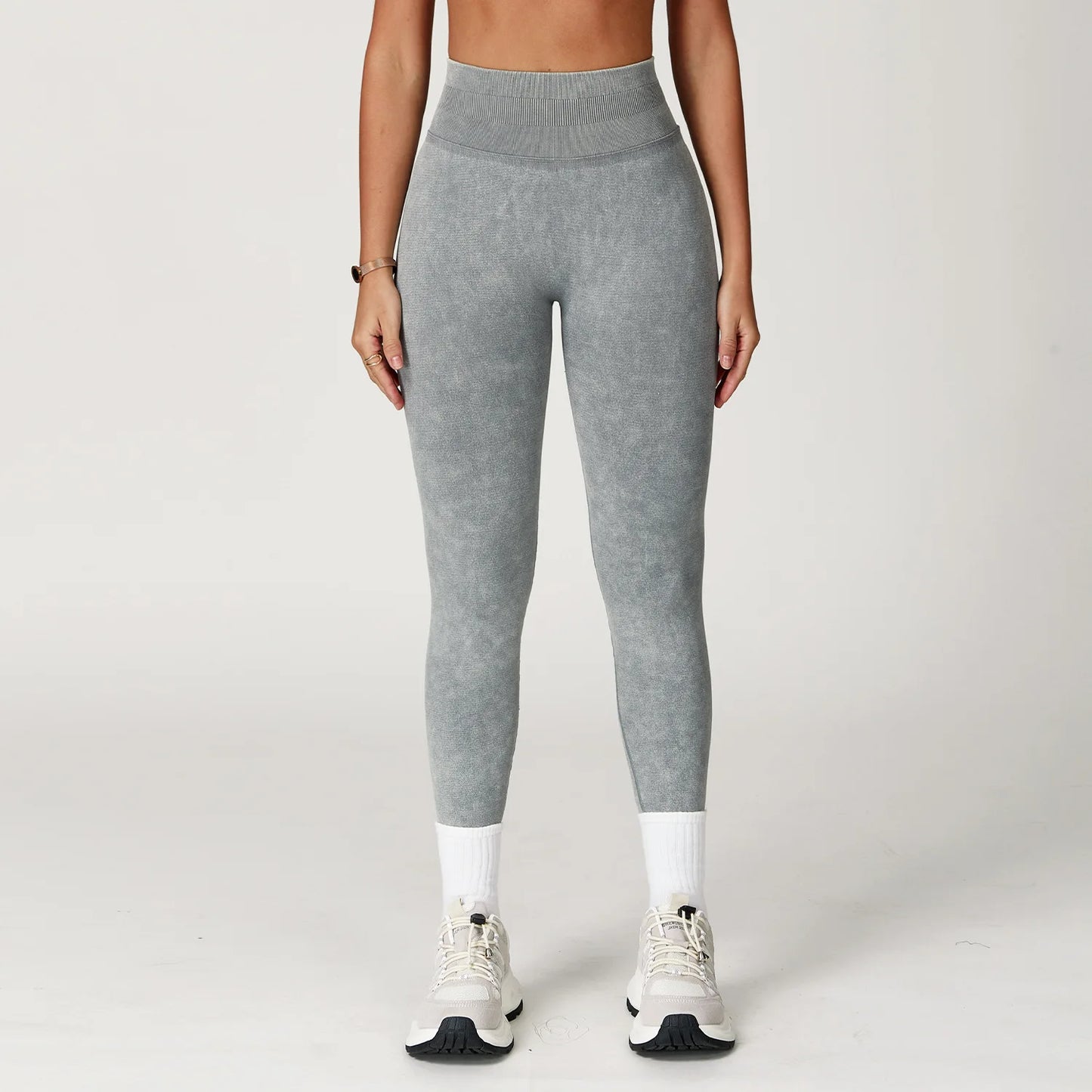 Seamless High-Waist Everyday Leggings - Soft Hold. Sleek Shape.