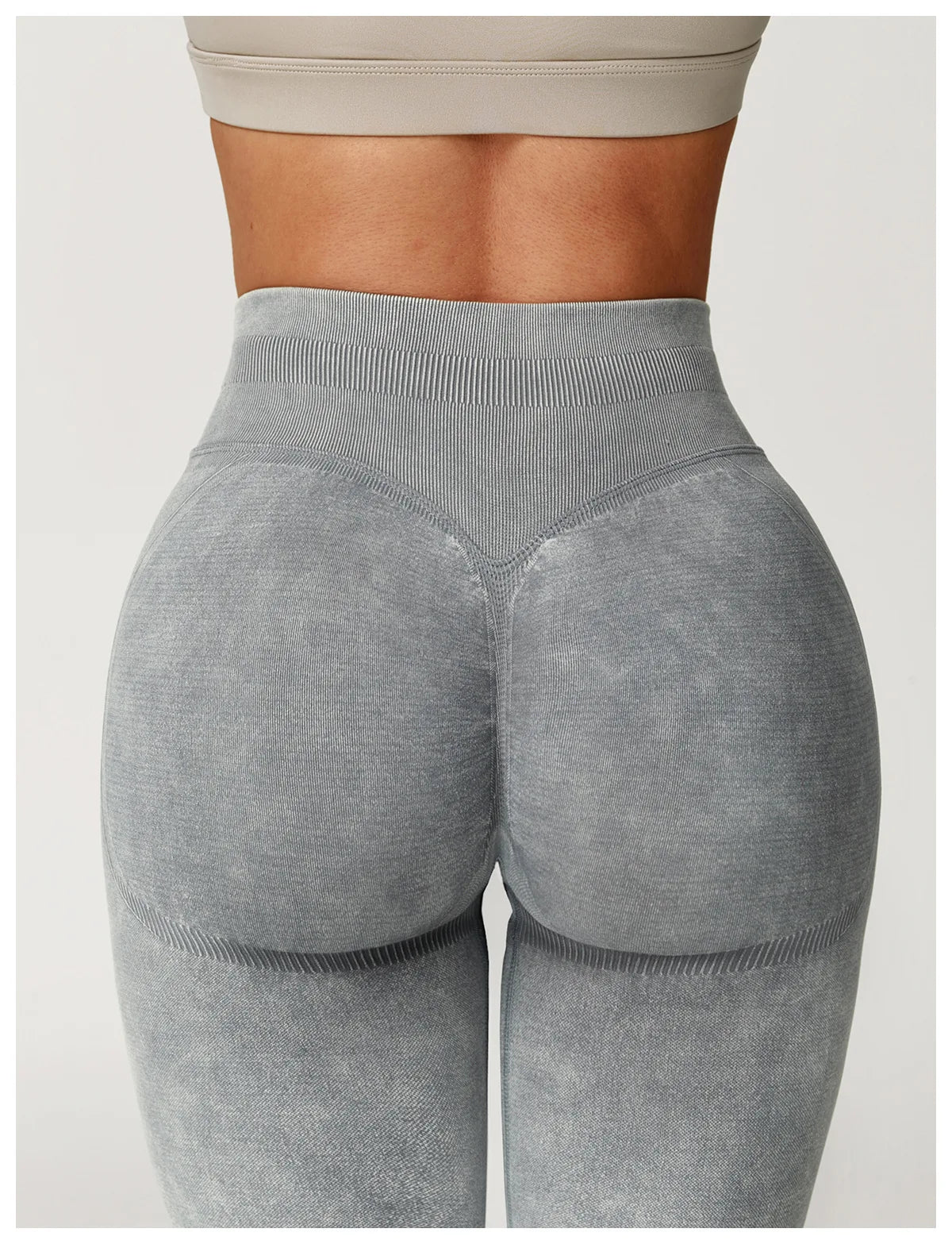 Seamless High-Waist Everyday Leggings - Soft Hold. Sleek Shape.