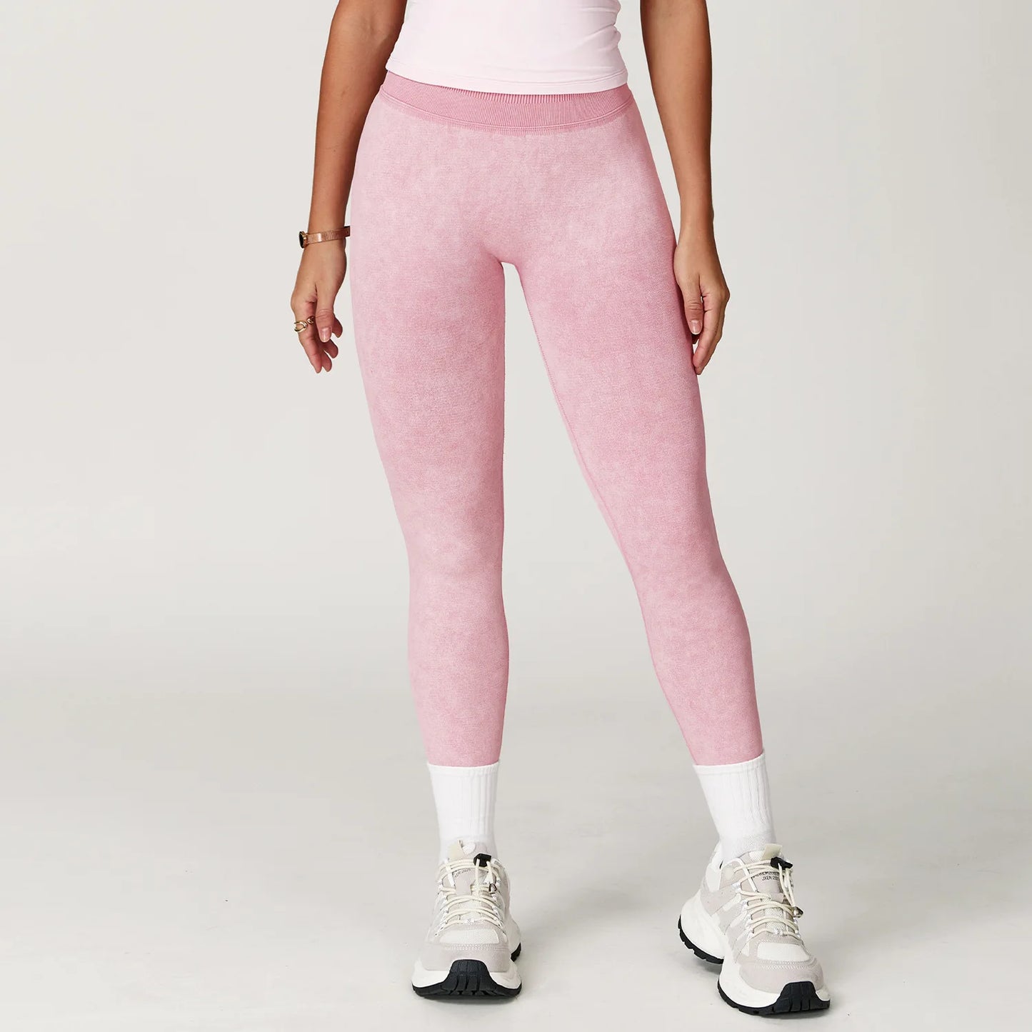 Seamless High-Waist Everyday Leggings - Soft Hold. Sleek Shape.
