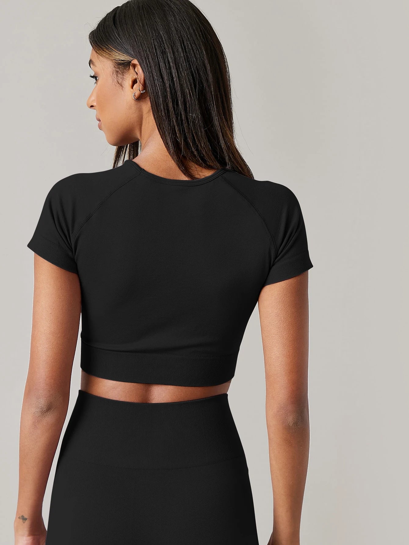 Seamless Yoga Crop Tee - Flow Without Distractions
